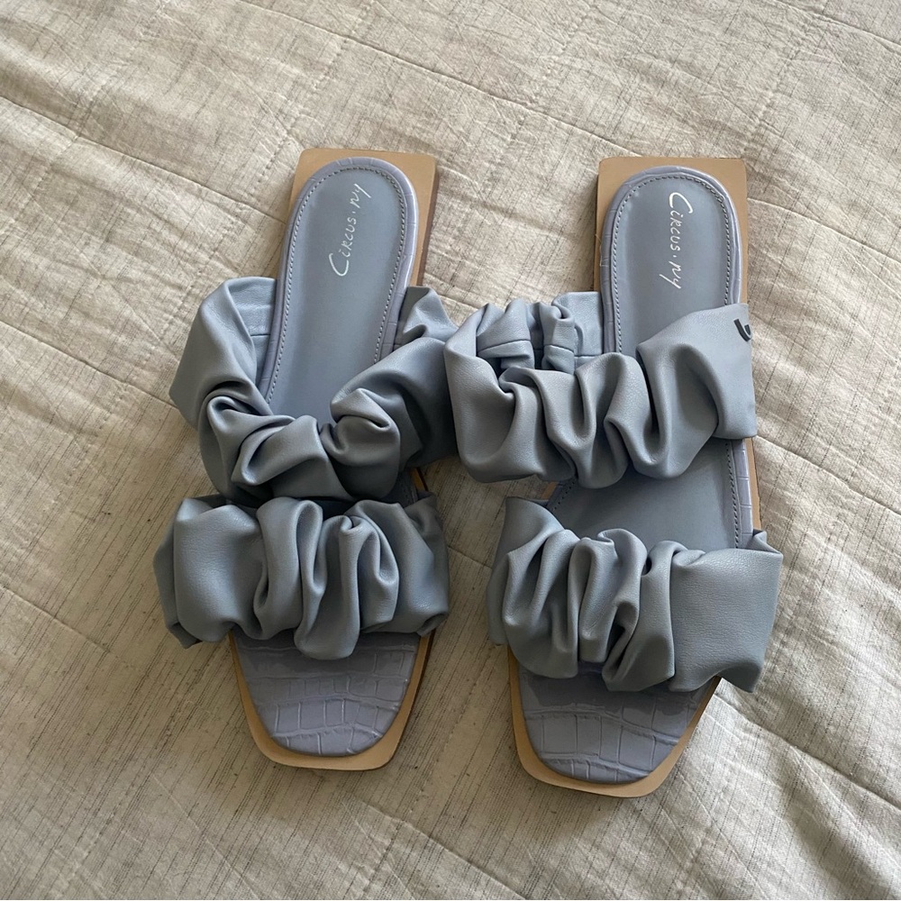 NWOT Blue slide sandal